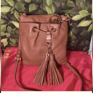 Michael Kors EUC camel brown leather adjustable crossboy purse